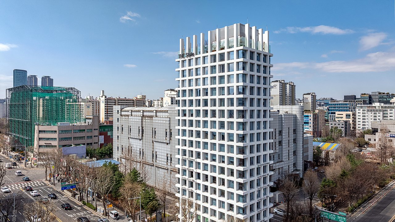 당산로에서 바라본 더스타일타워와 주변 거리 전경
